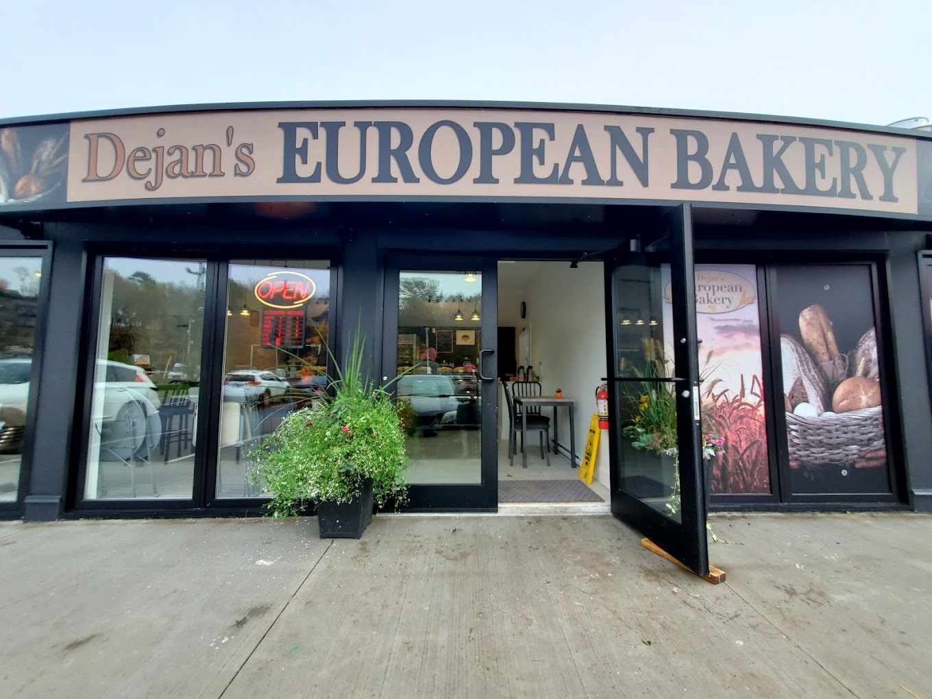 Dejan’s European Bakery